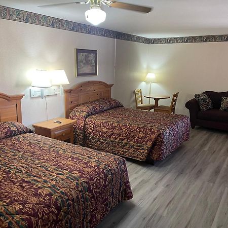 Lakeside Inn & Suites By Oyo Mathis I 37 Экстерьер фото