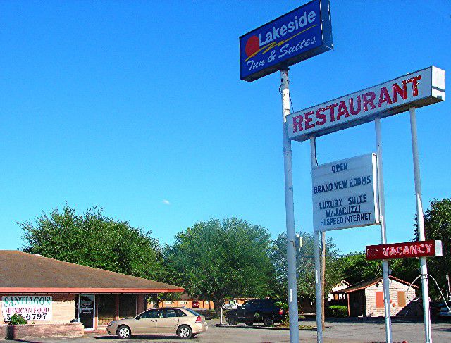 Lakeside Inn & Suites By Oyo Mathis I 37 Экстерьер фото